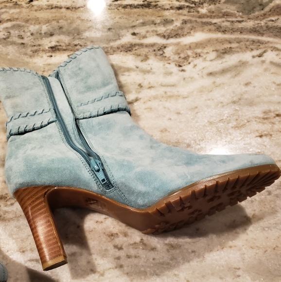 Suzanne Somers Boots - Picture 3 of 6